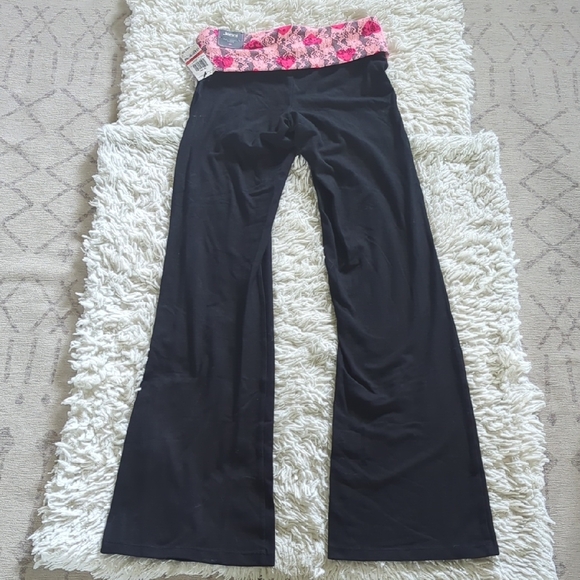 Jenni by Jennifer Moore Black and Pink Lace Trim Flare Leggings - Picture 3 of 4